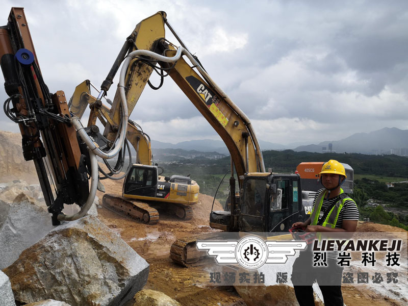 開山劈裂液壓劈裂機(jī)-土石方開山高效爆破機(jī)-隧道橋梁專用-破樁分裂機(jī)器應(yīng)用范圍廣泛 開山劈裂液壓劈裂機(jī)-土石方開山高效爆破機(jī)-隧道橋梁專用-破樁分裂機(jī)器應(yīng)用范圍廣泛