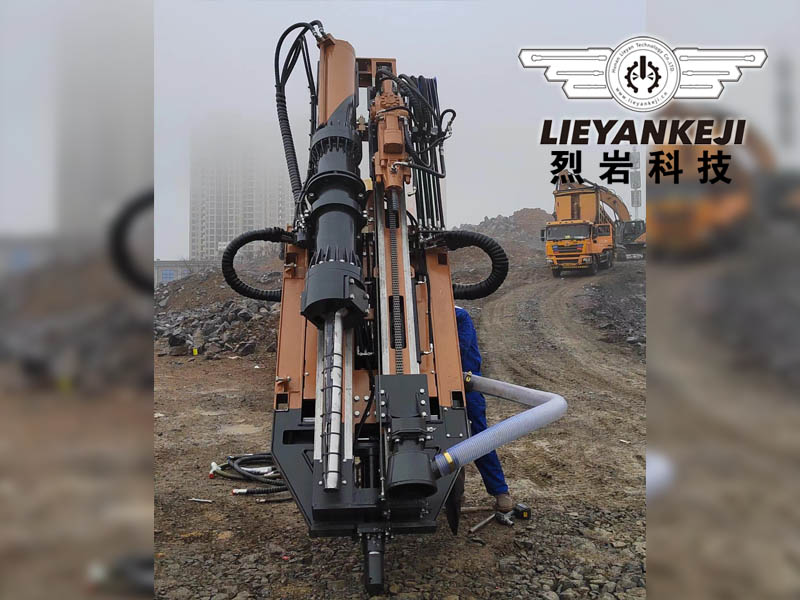 石頭破碎機(jī)多少錢一臺(tái)?大型機(jī)載式破石頭機(jī)好用嗎? 石頭破碎機(jī)多少錢一臺(tái)?大型機(jī)載式破石頭機(jī)好用嗎?
